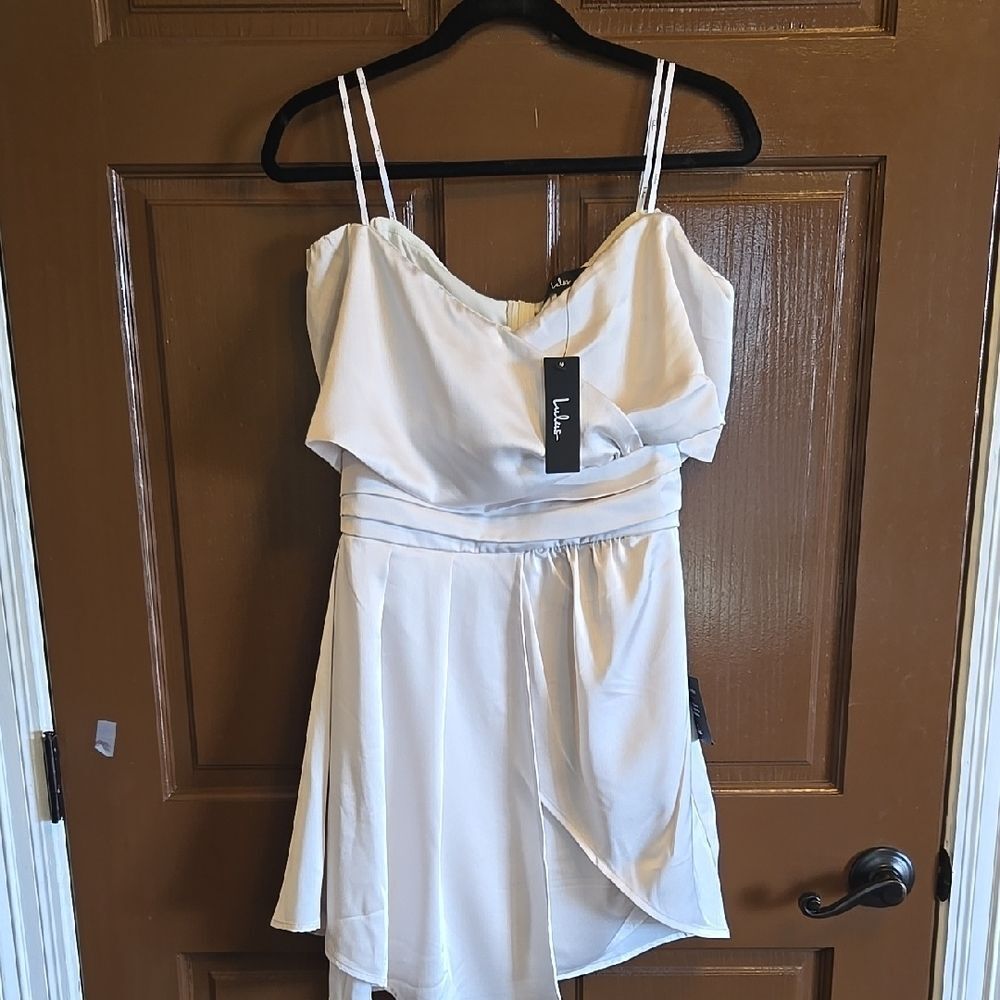 Lulus-Ivory satin off the shoulder dress Sz M NWT.